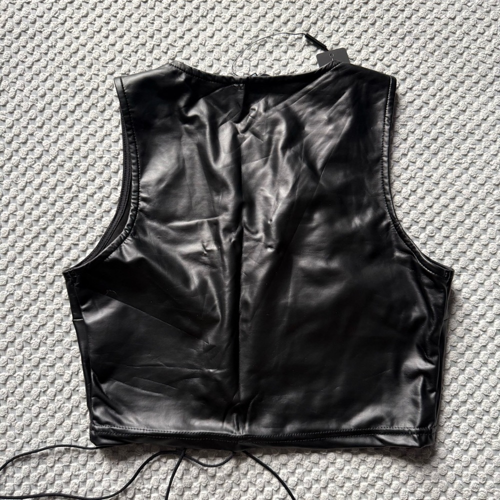 NWT Fashion Nova Black Lace-Up Faux Leather Crop Top - Picture 5 of 5